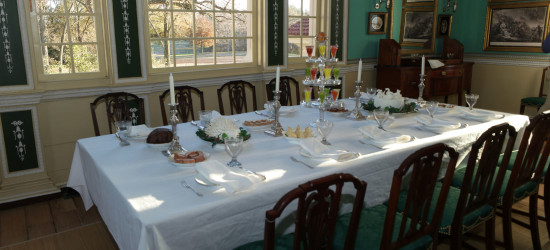 How Mount Vernon Decorates for Christmas