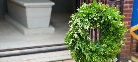 The Legacy of Wreath Making at Washington's Tomb
