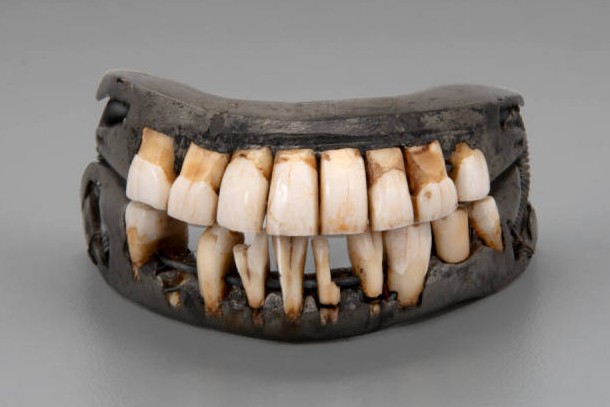 See Washington's false teeth in the collection at Mount Vernon â the only remaining full-set in existence. (MVLA)
