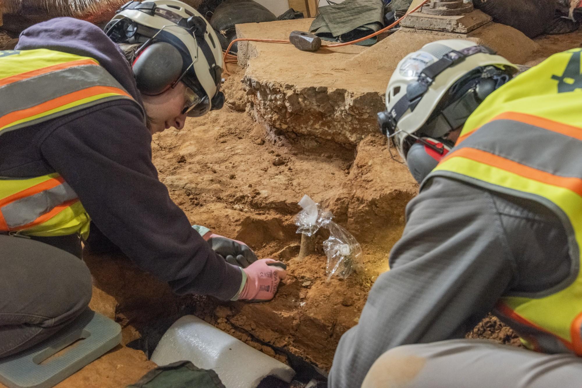 Sealed 18th-Century Bottles Discovered | George Washington's