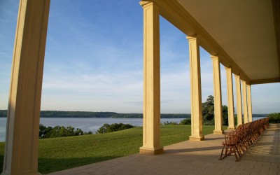 Véranda couverte de la résidence, donnant sur le fleuve Potomac