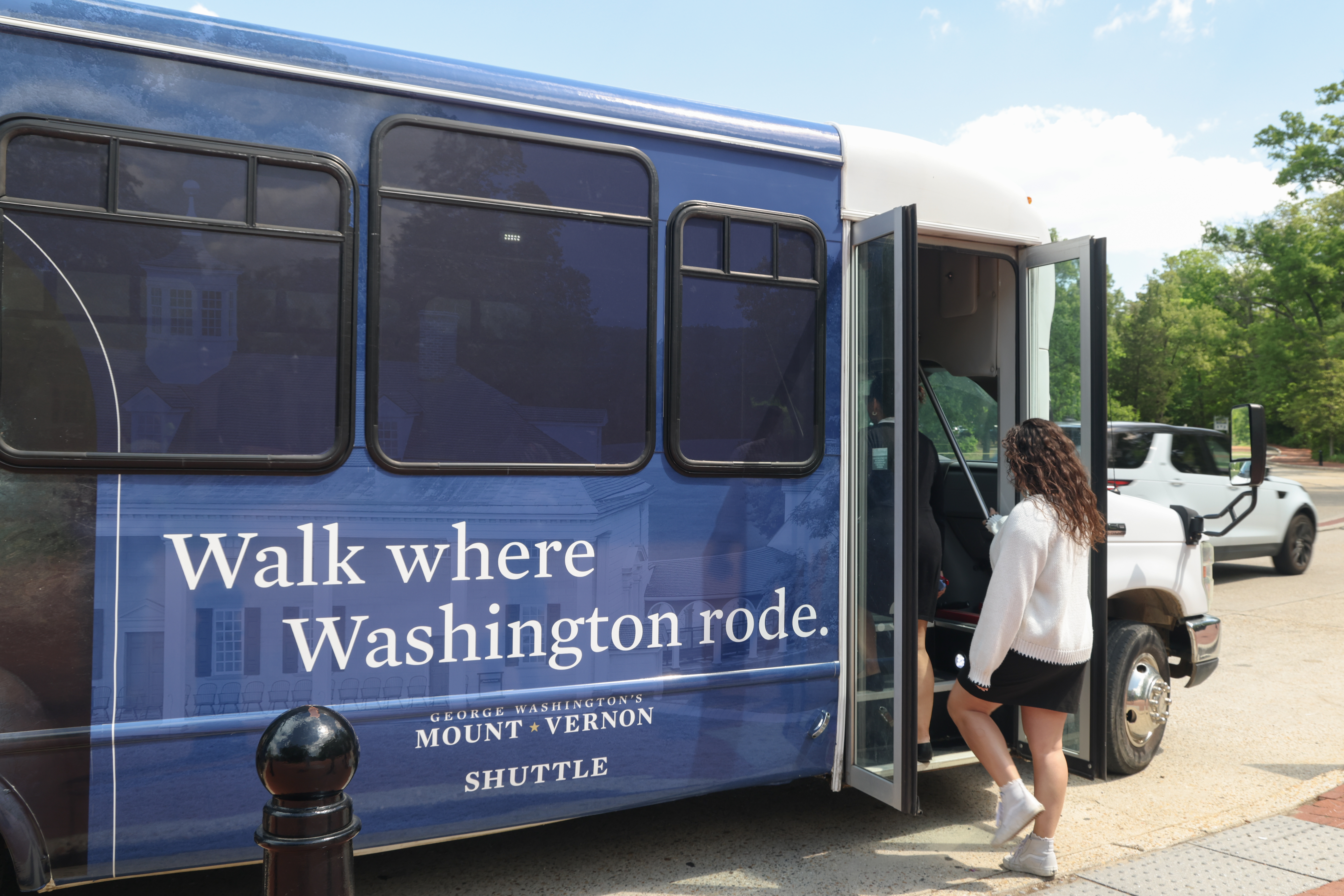 mount vernon shuttle bus 