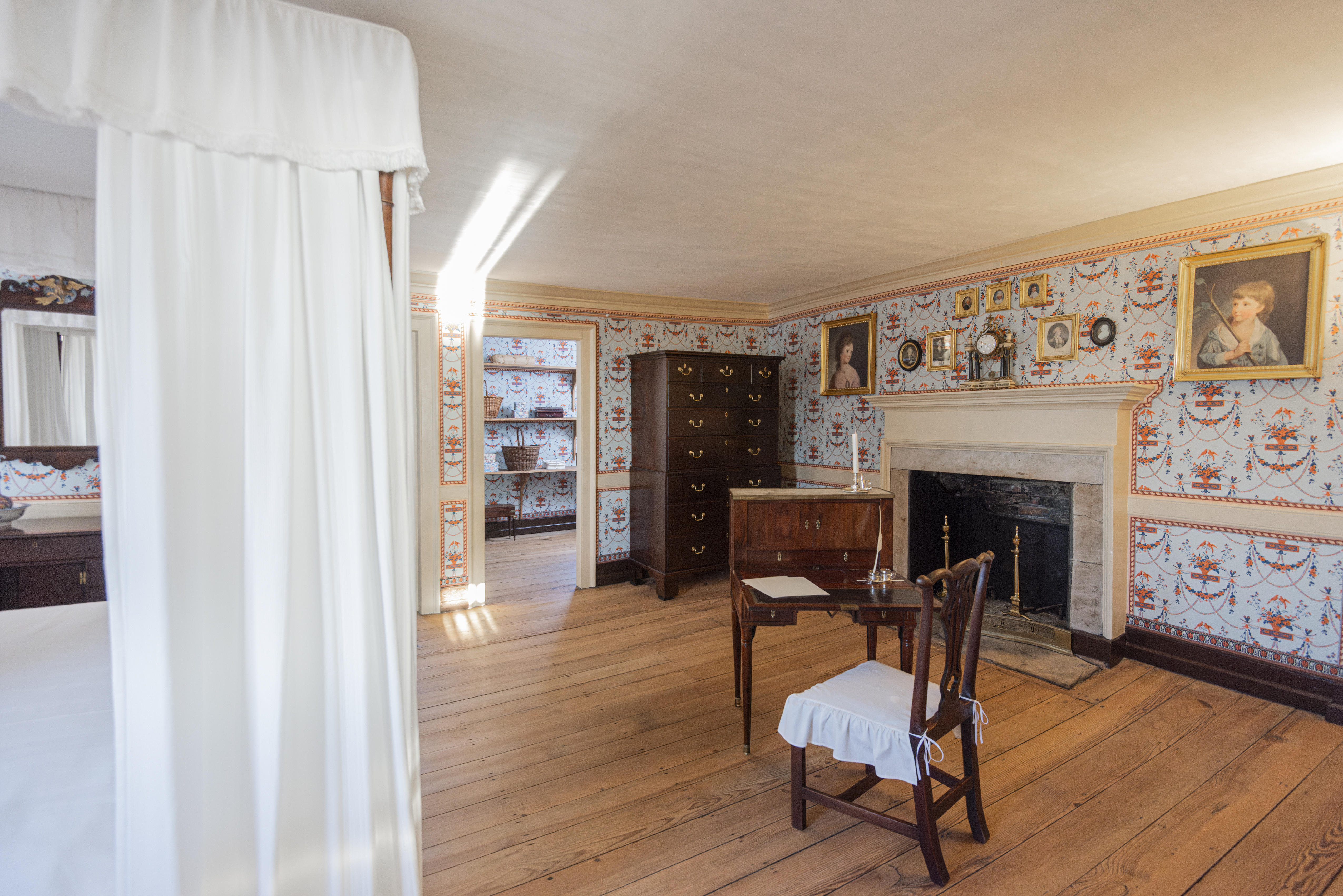 washingtons' bedchamber