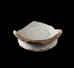 Tin-glaze earthenware drug jar/ slave pot. 