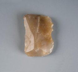 Blonde blade-based gunflint.