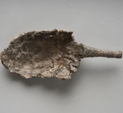 1-piece pewter spoon with egg-shaped bowl and attached handle.