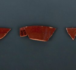 Astbury-type hollowware.