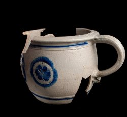 Rhenish stoneware chamberpot.