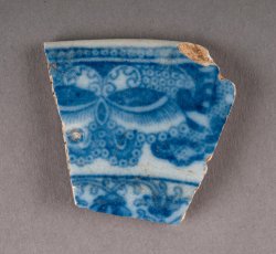 Transfer-printed pearlware plate.