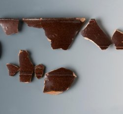North Midlands/Staffordshire slipware hollowware vessel.
