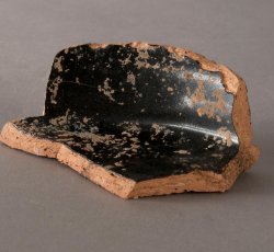 North Midlands/Staffordshire slipware hollowware BASE G