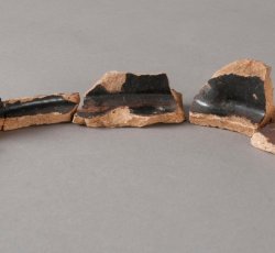 North Midlands/Staffordshire slipware hollowware BASE F.