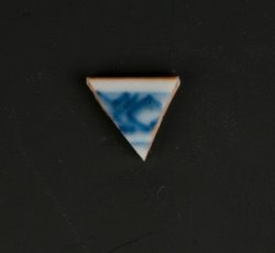 Porcelain flatware vessel.