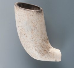 Unmarked heel-less tobacco pipe bowl.