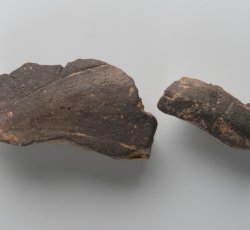 Colonoware hollow vessel base.