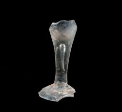 Wine glass with straight stem with parial bowl and foot.