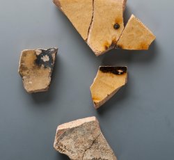 Staffordshire slipware flatware.