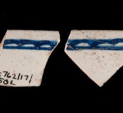 Pearlware blue painted teabowl.