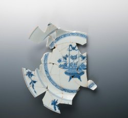 Chinese export porcelain flower basket plate.