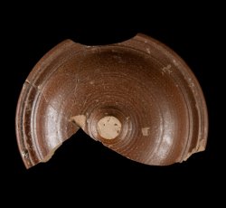 Nottingham stoneware teapot lid.