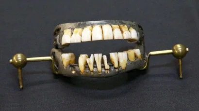 See Washington's Dentures in Person