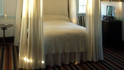 What Was George Washington's Bed Made Of?