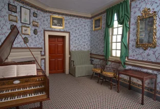 Little Parlor in Mount Vernon