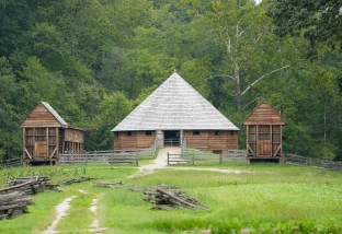 16 Sided Barn at the Farm