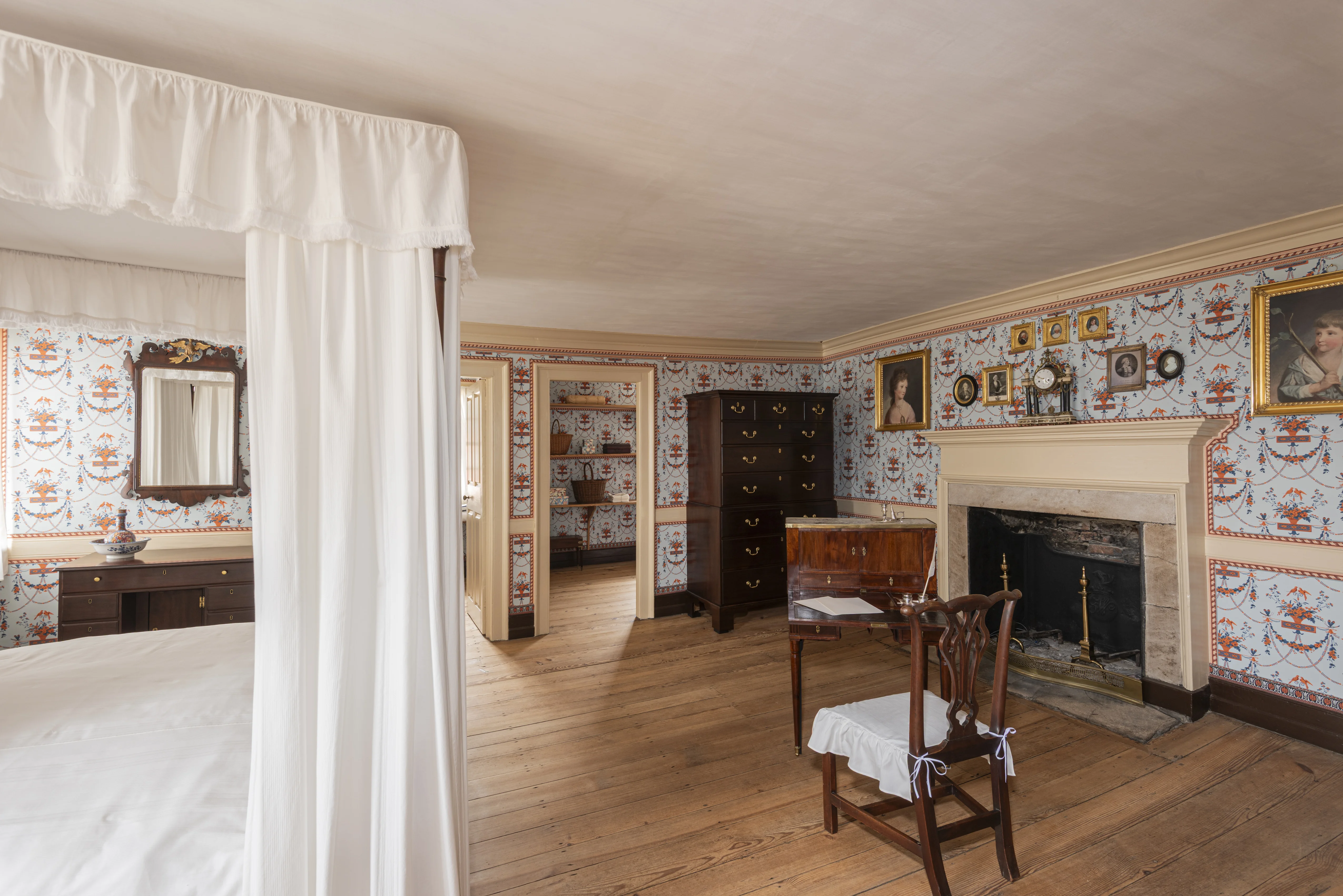 The Washingtons' Bedchamber