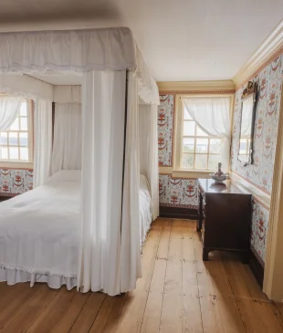 Washingtons' Bedchamber