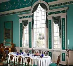 14_large-dining-room-di-0232-1_2005.jpg