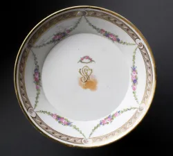 di-0920-6_w-1875b_o2-saucer.jpg