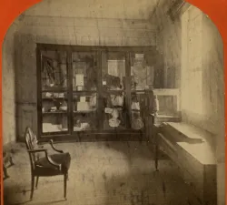 marthawashingtonsittingroom_downstairsbedchamber_n.jpg