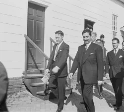 miguel-aleman-touring-mount-vernon.jpg