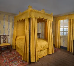 yellowroom-2.jpg