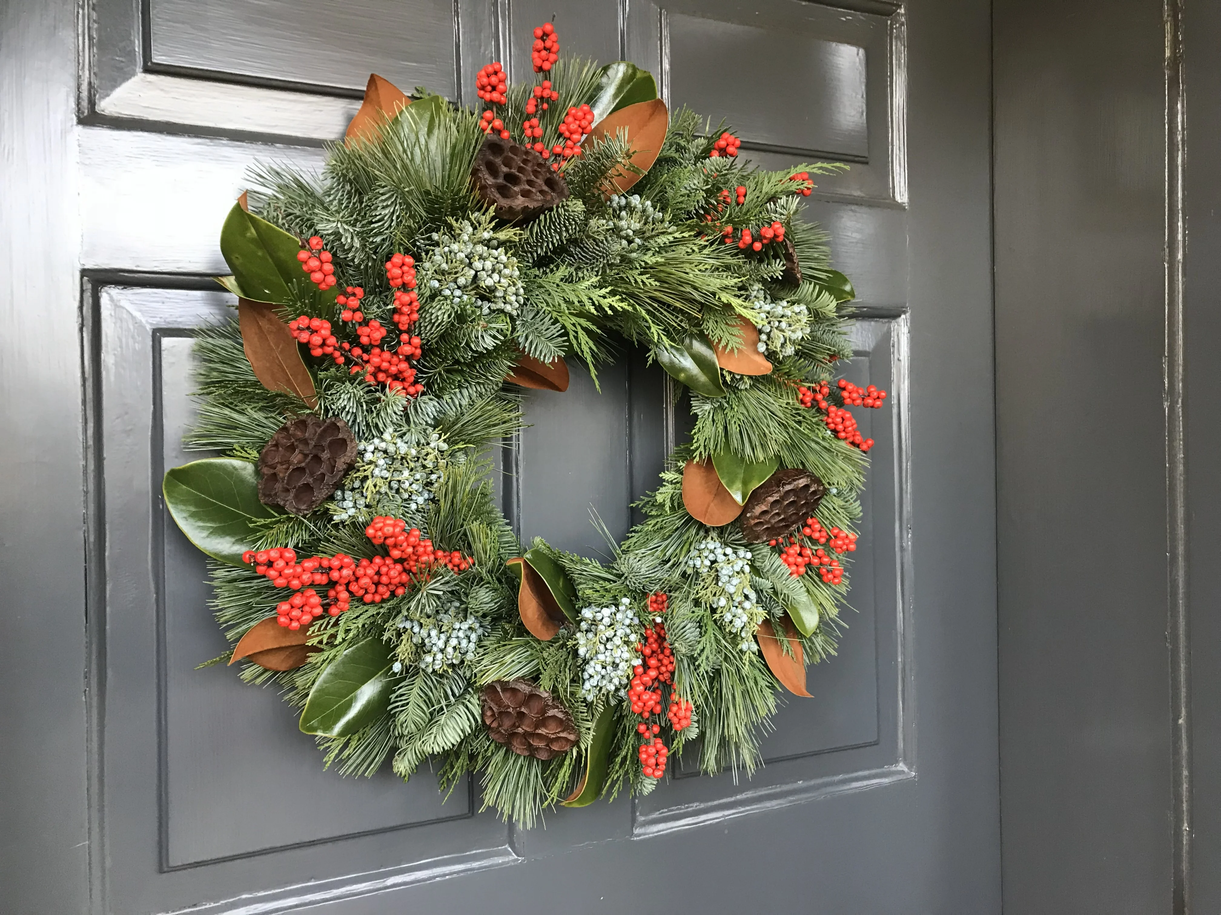WINTER　WREATH　　ウインターリース　ドライフラワー Amazon.com: Hydrangea Winter Door Wreath 22