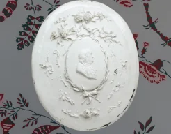 Plaque with Portrait Bust of Benjamin Franklin, Richard Champion's Factory, circa 1775. Los Angeles County Museum of Art 