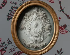 Biscuit porcelain plaque of George Washington, 1777-1778. Acquired through the generosity of Lucy S. Rhame and the Connoisseur Society of Mount Vernon, 2020 [W-3868/A-B]