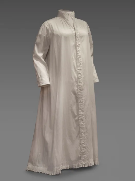 martha-washington-morning-gown-reconstruction