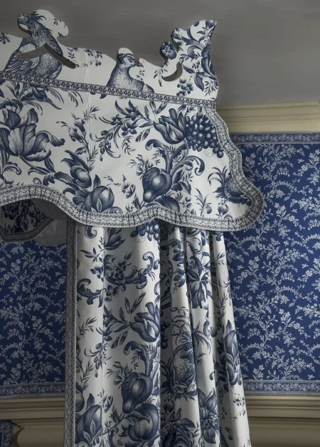 A detail of the reproduction cornice, valance, and bed curtains. (Gavin Ashworth, MVLA) 