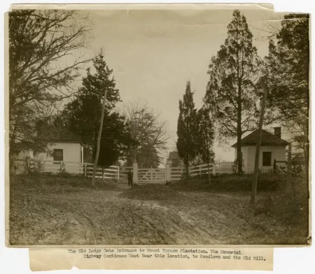 The west gate entrance to Mount Vernon, date unknown. (MVLA)
