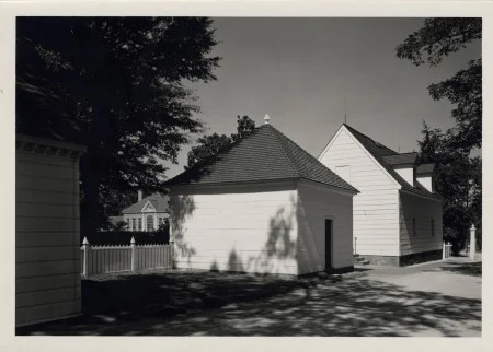 George Washington used this structure to store salt for food preservation, but it was repurposed as the archives building from 1935 to the 1960s. (Photo by Samuel V. Chamberlain, 1946, MVLA)