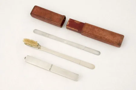 George Washington's Dental hygiene traveling set (W-615/A-D)