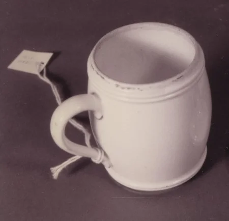 A mustard pot preserved in Mount Vernon's Fine and Decorative Arts Collection is, notably, missing its lid. (MVLA)