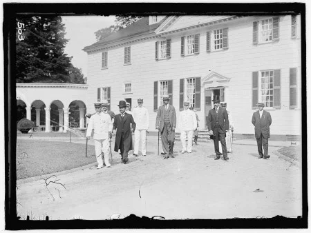 Group at Mount Vernon, Harris & Ewing, 1911, Library of Congress. 