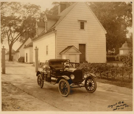 The fire engine donated to Mount Vernon by Henry Ford in 1923, photo by Bayart Reid, October 1923. (MVLA)