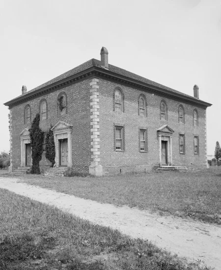 The Washington family occasionally attended church on Christmas day. In 1770, for instance, after going to nearby Pohick Church (above) in the morning, the family returned to Mount Vernon for dinner. (Library of Congress)
