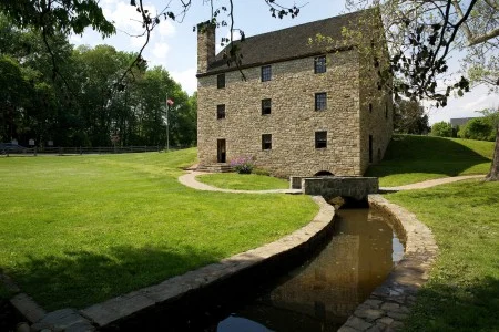 Modern reconstruction of Washington's merchant gristmill.