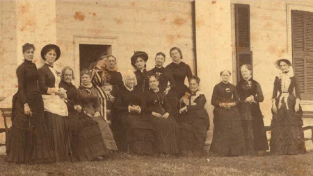 Mount Vernon Ladies' Association in 1884 on the piazza, MVLA.