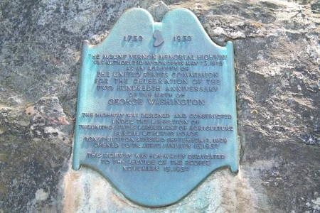 Marker at the terminus at Mount Vernon